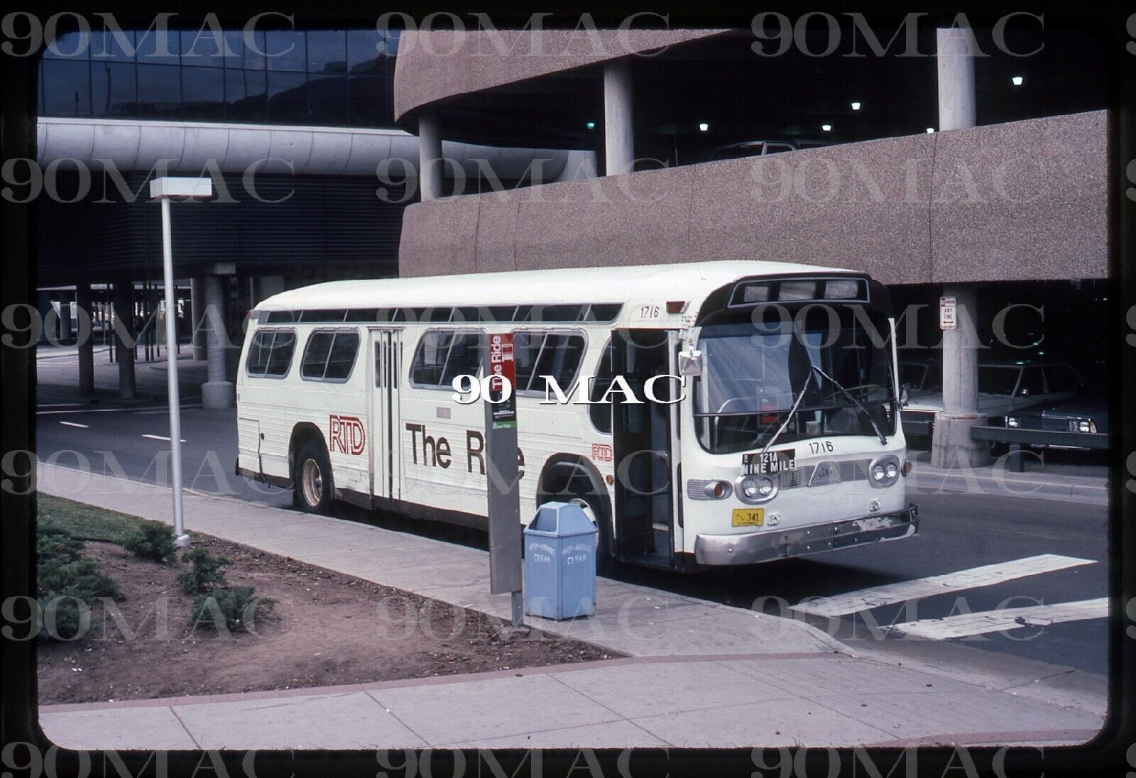 DENVER RTD. GM COACH BUS #1716. Denver (CO). Original Slide 1980.