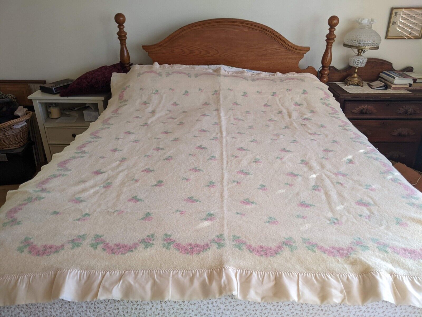 Vintage Chatham Wool Blanket Cream with Pink Flowers 76 x 62 in.