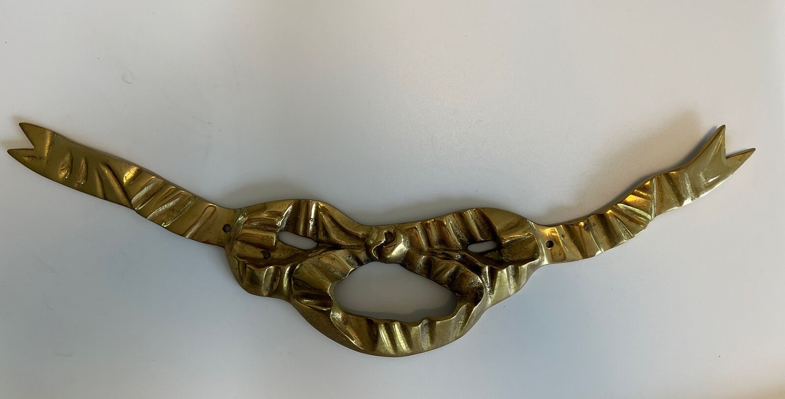 Vtg Ornate Solid Brass Ribbon Bow Wall Art Hanging Decor Hollywood Regency