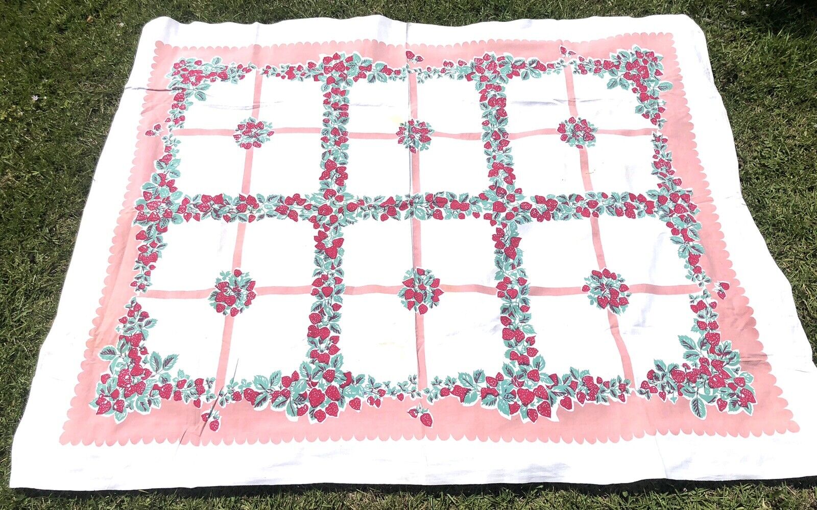 Vintage Cotton Linen Tablecloth 50” X 60” 1940’s MCM Red Pink Green Strawberries