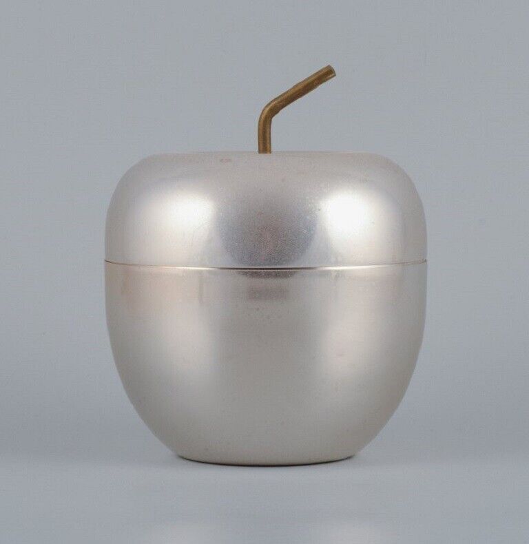 Ettore Sottsass for Rinnovel, Italy. Ice bucket shaped like an apple