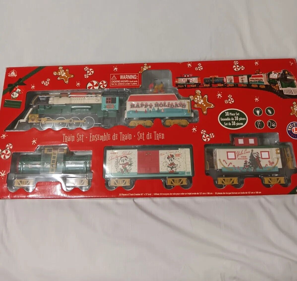 Brand New Lionel Train Set Disney Parks Mickey Friends Christmas Holiday Lodge 