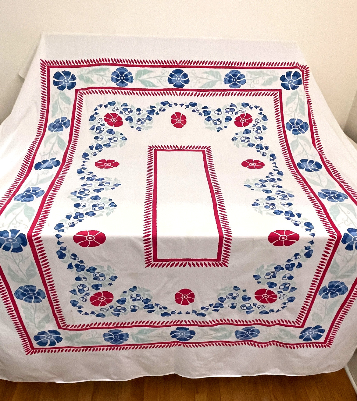 Mid Century Modern Tablecloth - Bold  Colors & Design 60x73  YY621