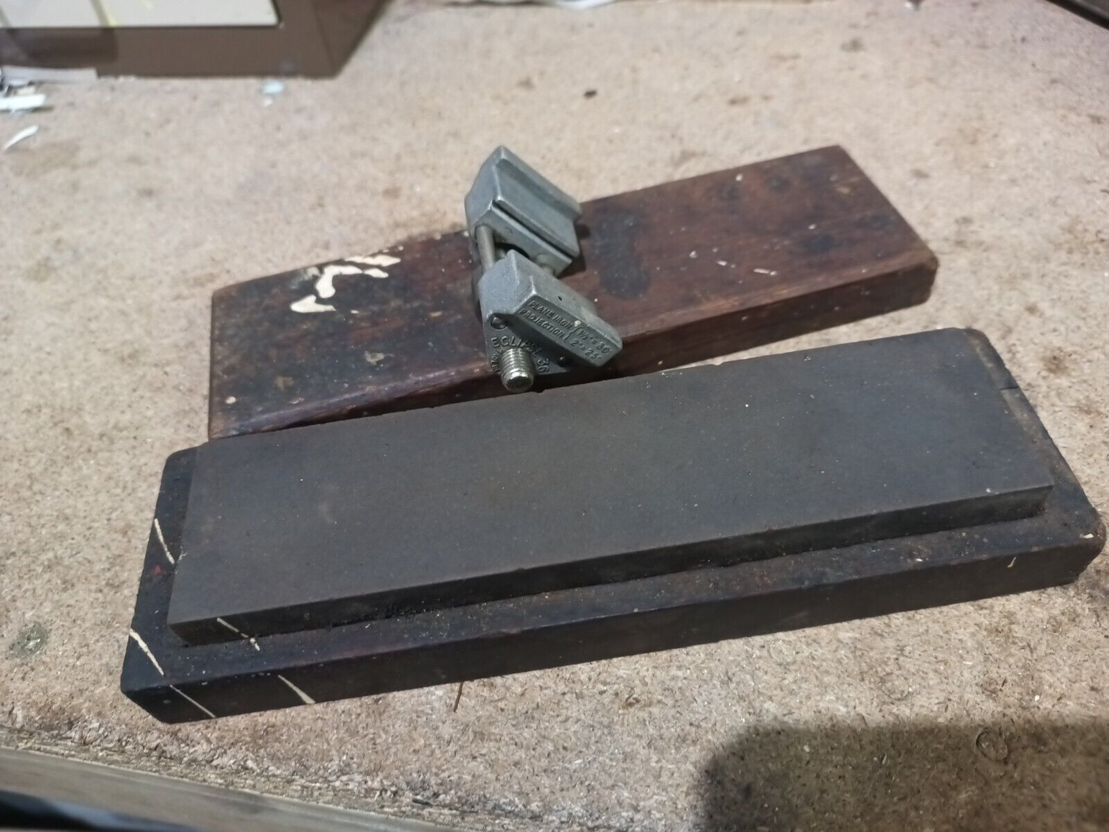 Fine Oilstone And Eclipse No 36 Honing Guide whetstone sharpening stone