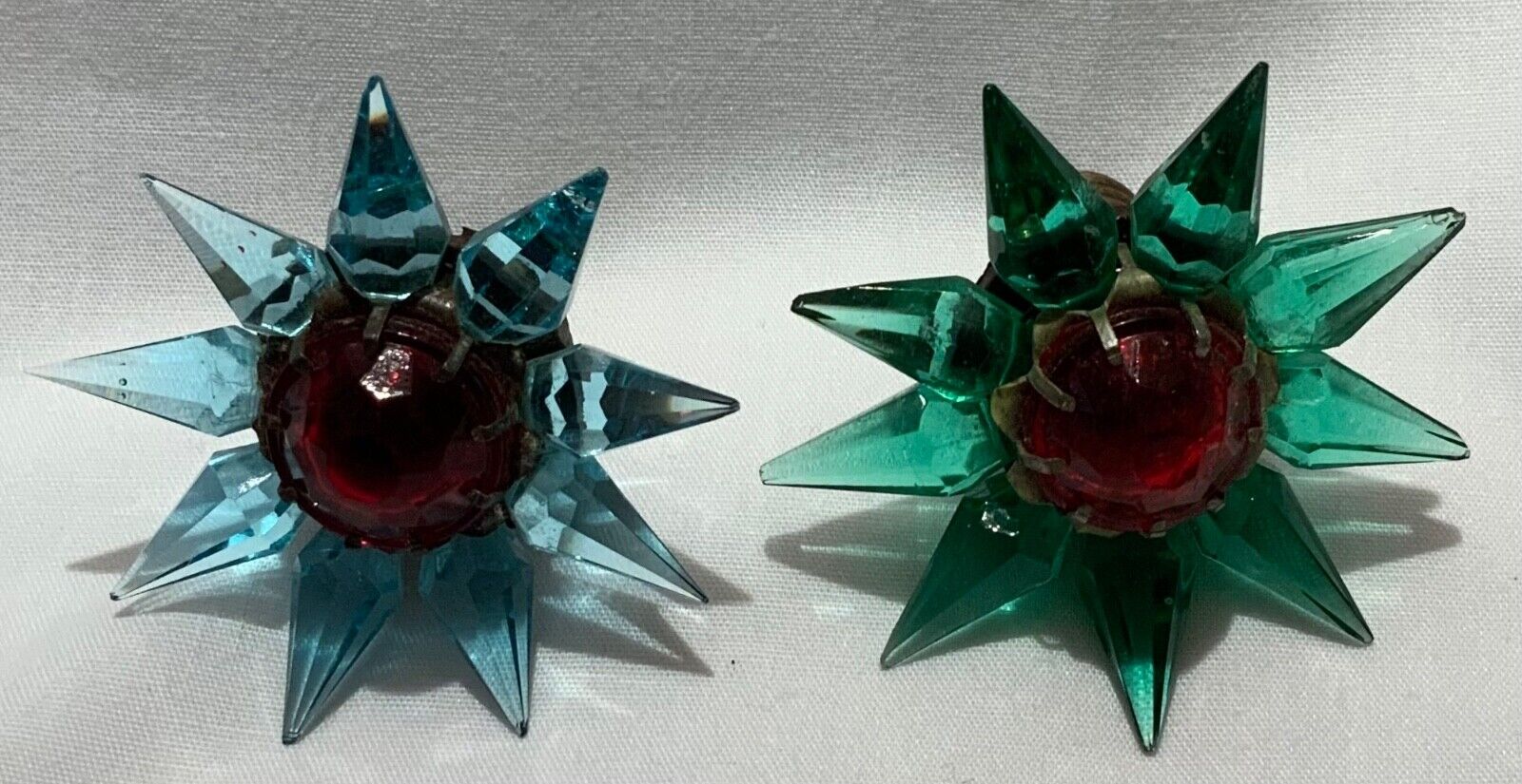 VINTAGE PAIR C6 MATCHLESS STAR CHRISTMAS LIGHT BULBS - ONLY ONE WORKING