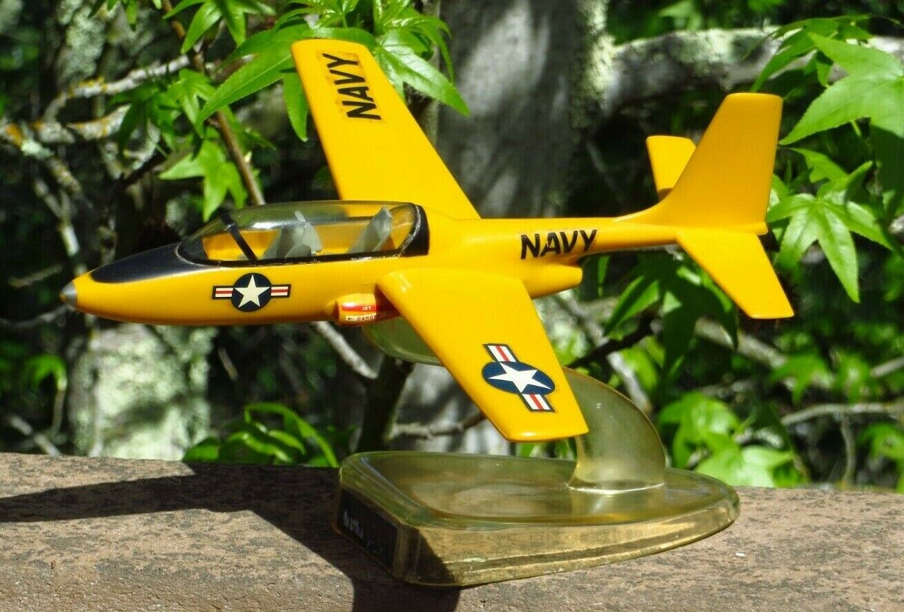 TOPPING Precise MODELS USN US Navy TT-1 Pinto Temco Airplane Model