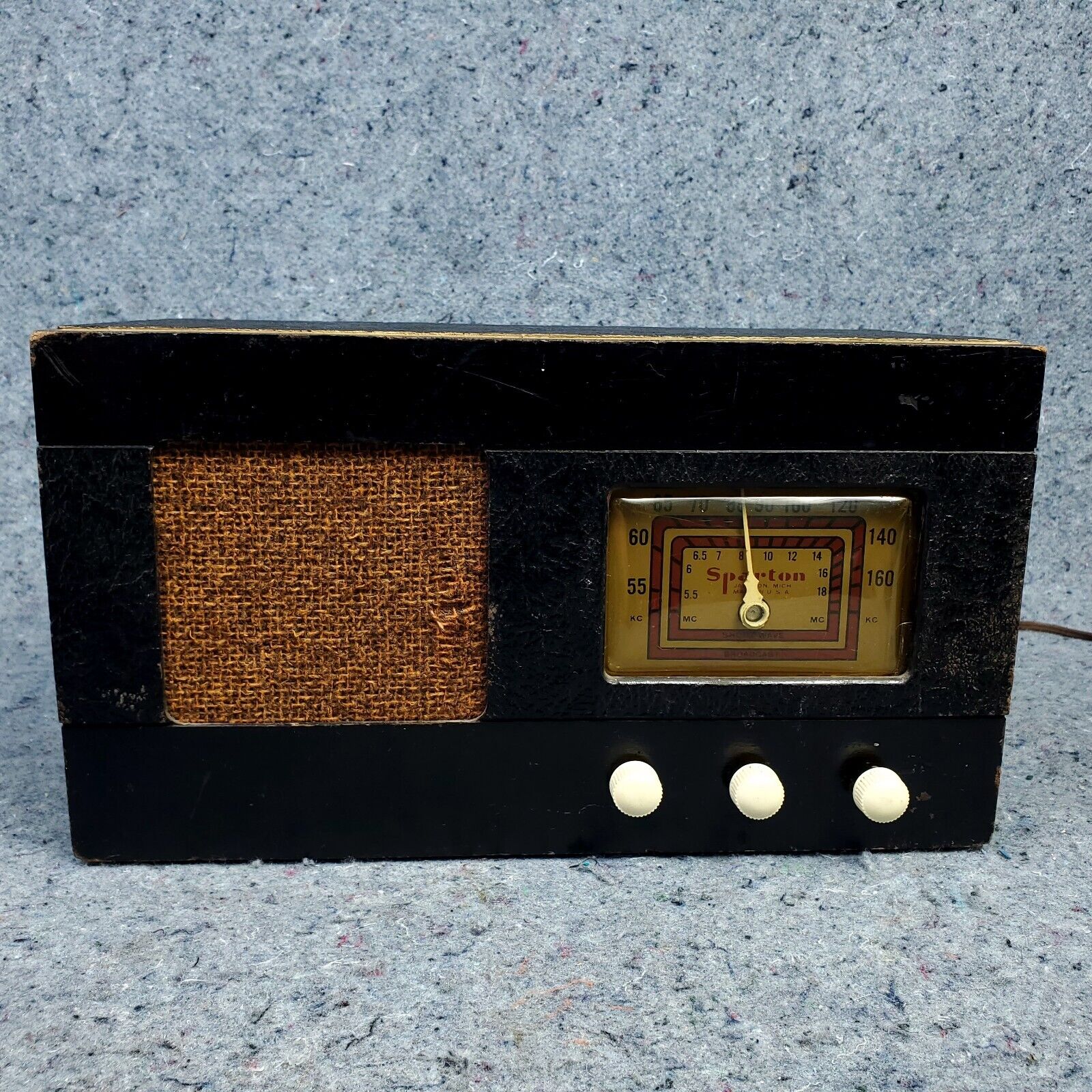 Sparton Tube Radio AM Table Black Leatherette Vintage Works But Has HUM