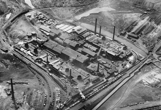 The Sherdley Glass Works St Helens England c1930 OLD PHOTO 3