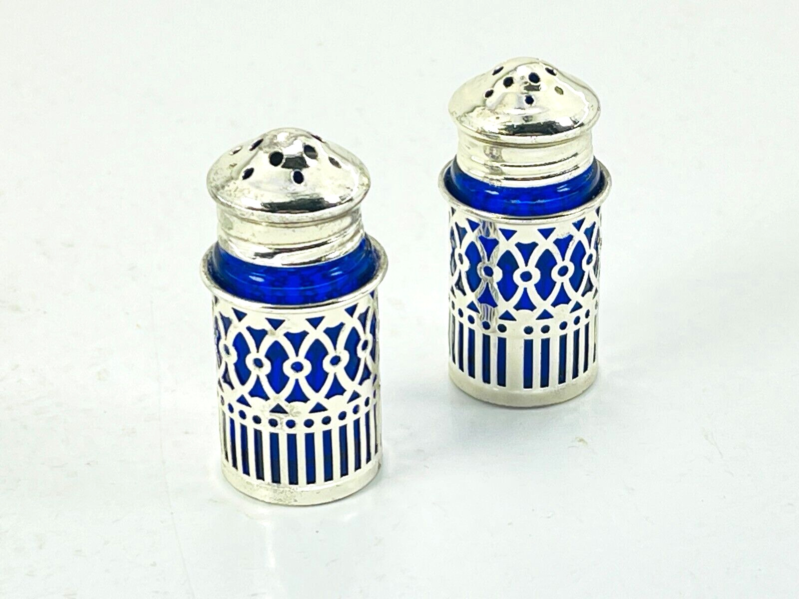 Vintage Japan Salt & Pepper Shakers Wm A Rogers Cobalt Blue Silverplated w/ Box