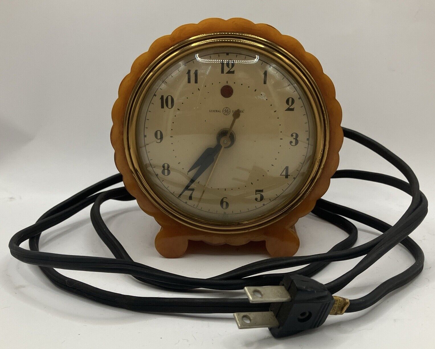 Vintage 1930s Model 7H80 General Electric Bakelite Catalin Clock, working