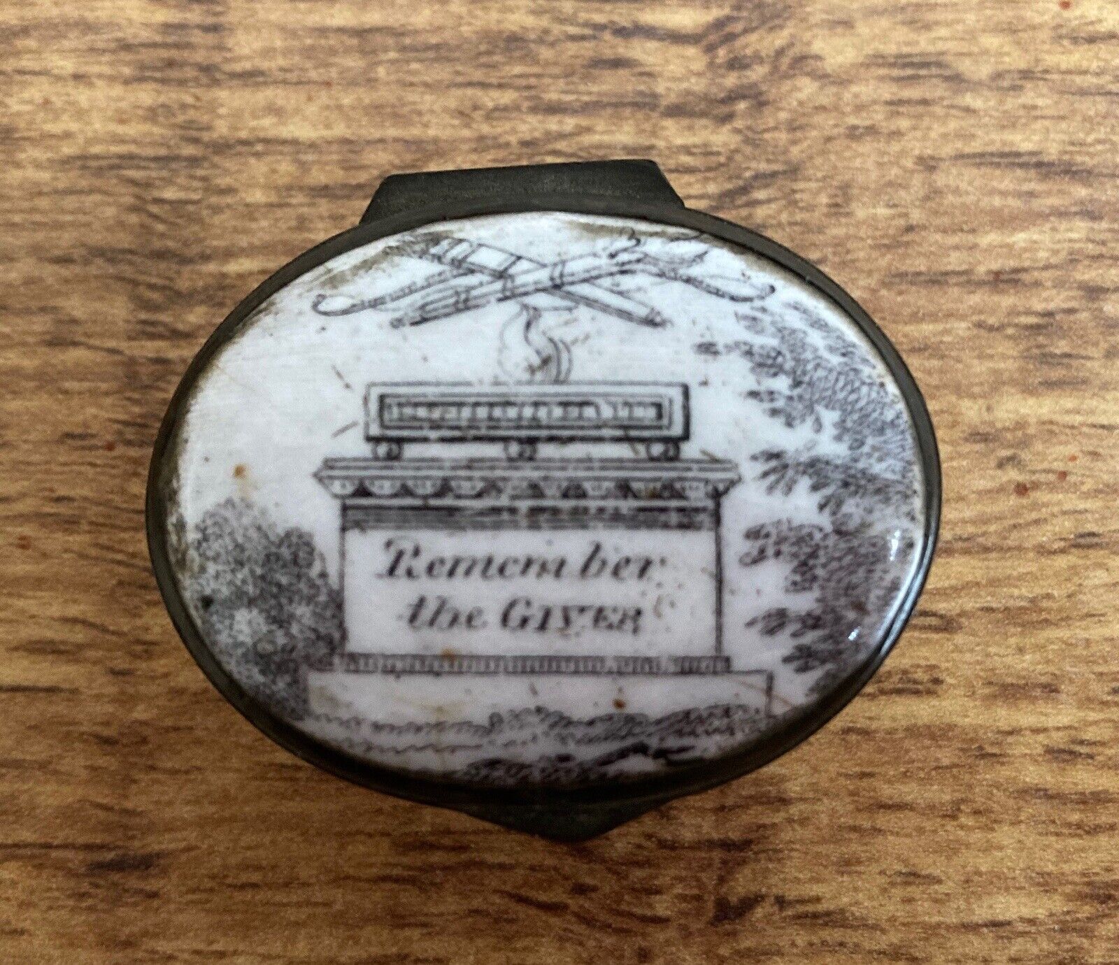 Antique George III Bilston Enamel Patch Box “Remember the Giver” c.1790-1800