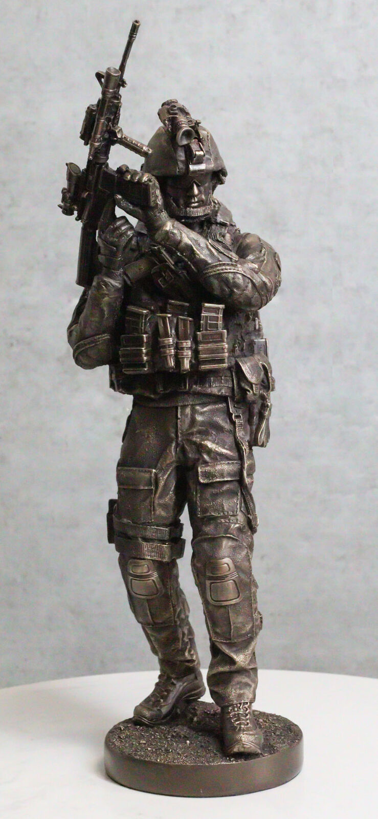 Large Modern Warfare Infantry Statue 14\