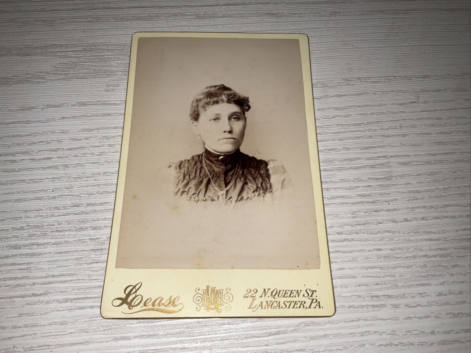 CIRCA 1890s CABINET CARD LEASE GORGEOUS YOUNG LADY IN DRESS LANCASTER PA ANTIQUE