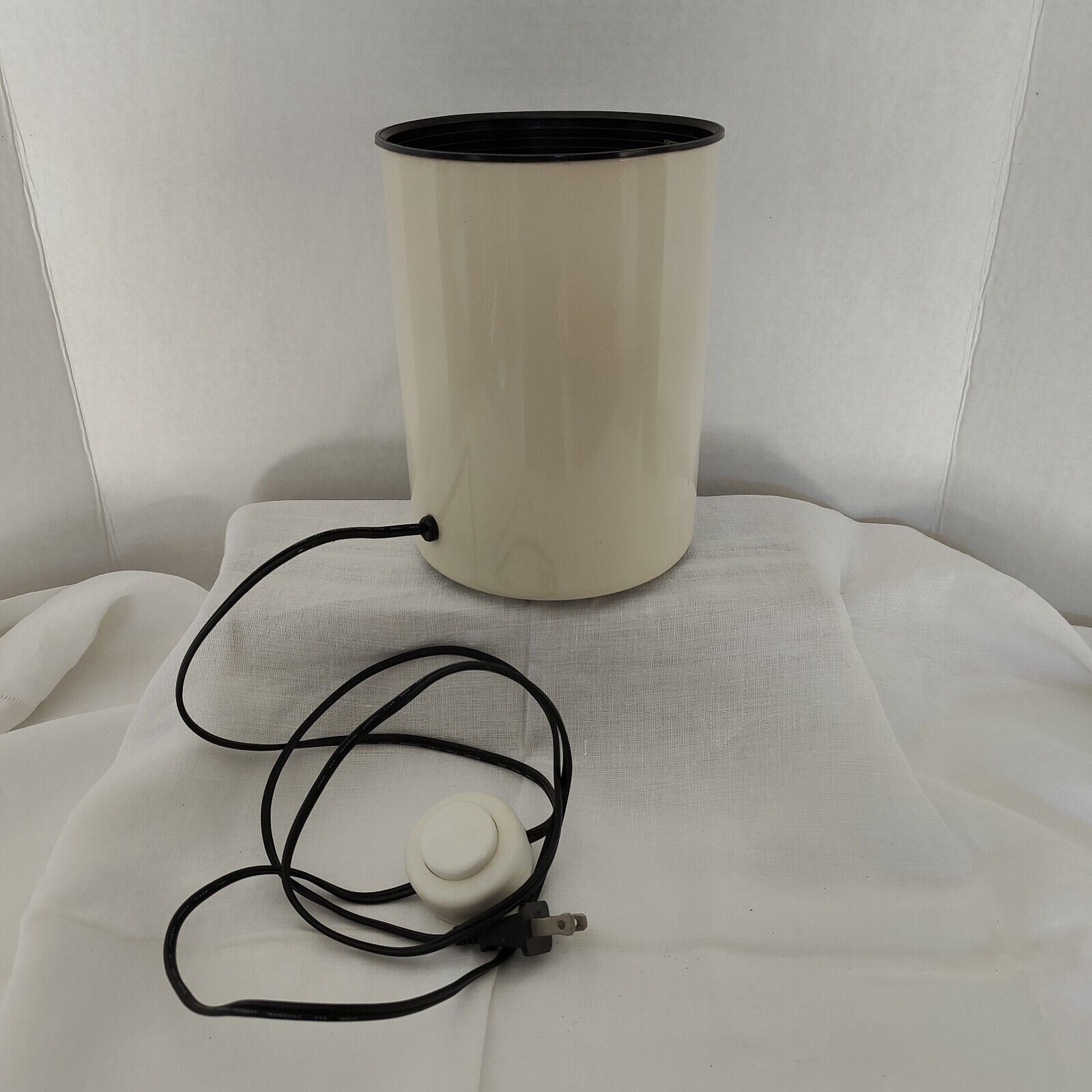 Vintage Mid-Century Modern White Cylinder Can Lamp Space Age Up Light