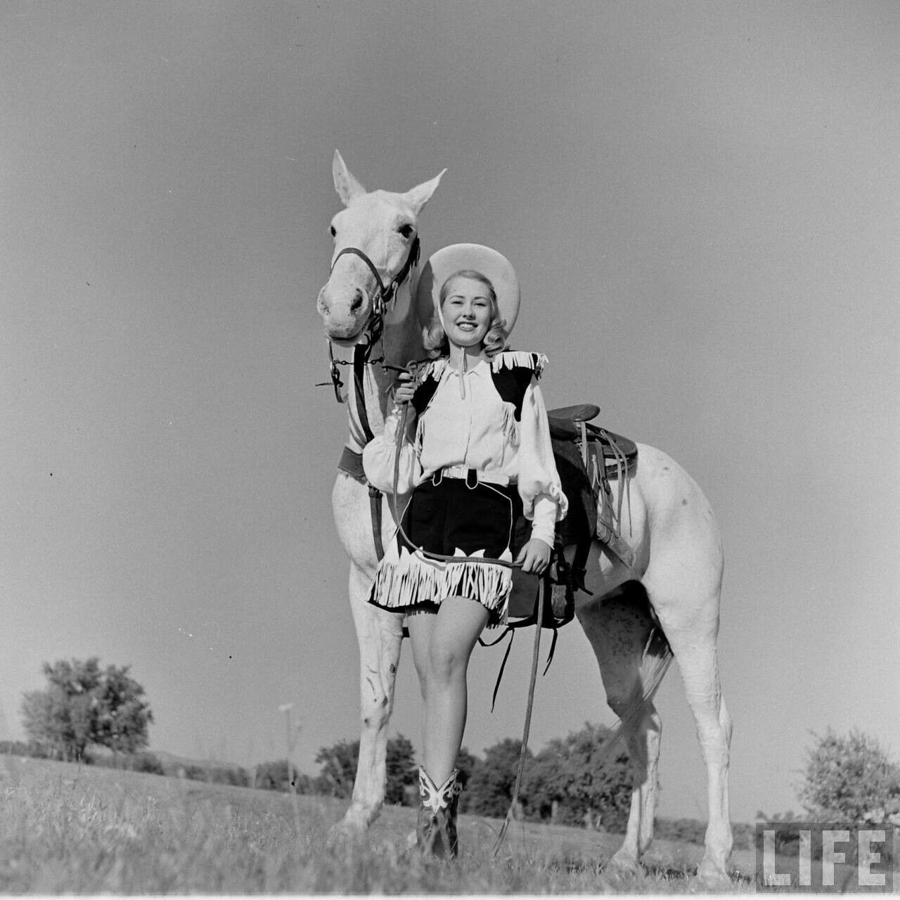 Old West RODEO COWGIRL  Pendleton 1950s  vintage 8 x 10  photo
