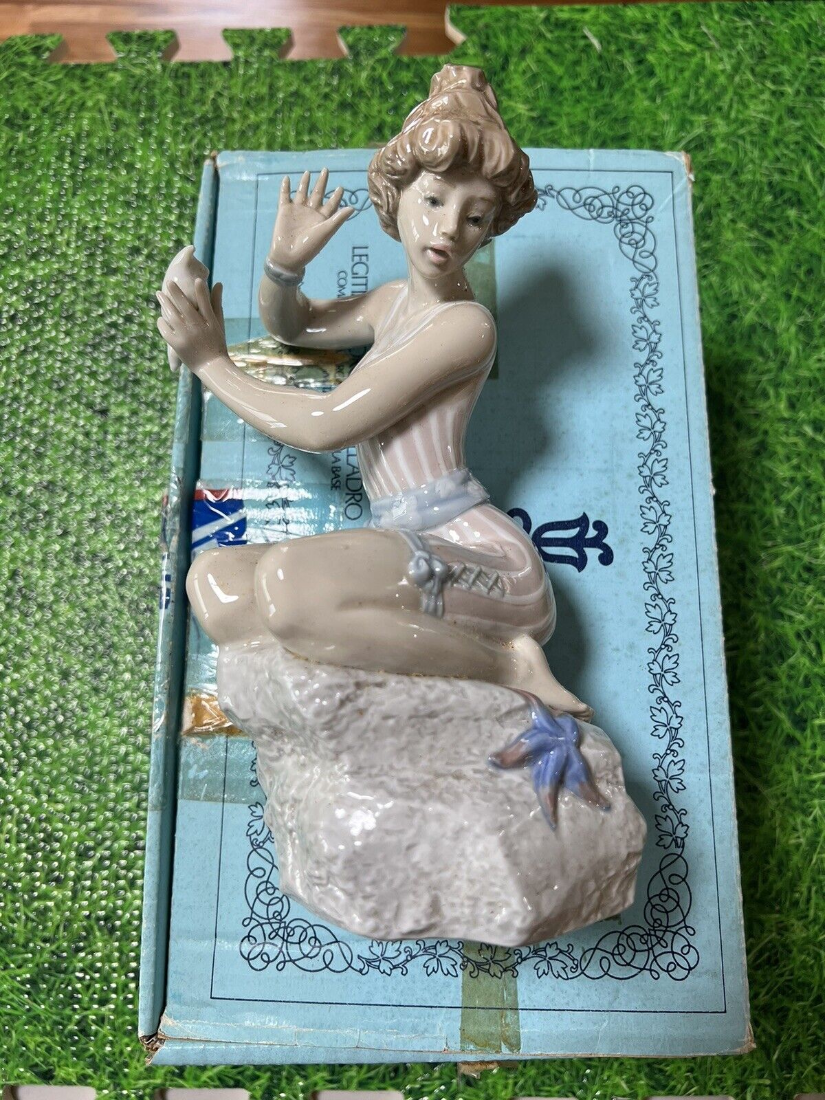 Lladro 5614 Startled Swimmer With Original Blue Box