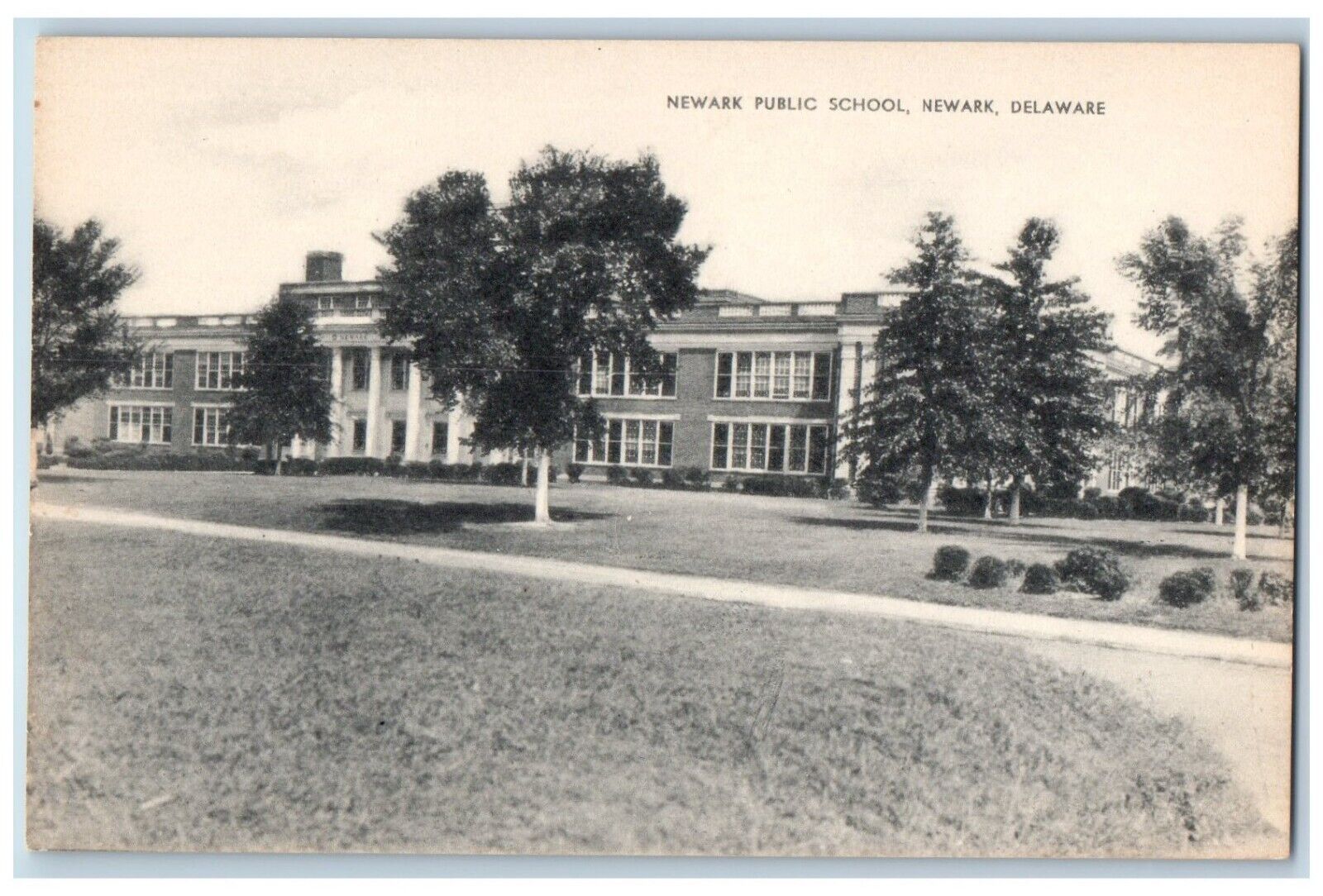 Newark Delaware DE Postcard Newark Public School Exterior Building c1940 Antique