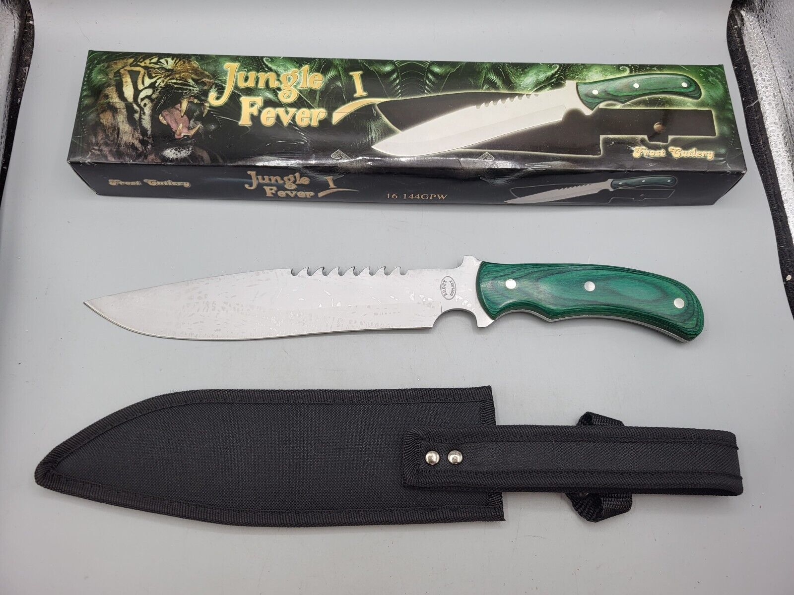 Frost Cutlery Jungle Fever I 16-144GPW Steel Blade Green Pakkawood Handle 15\