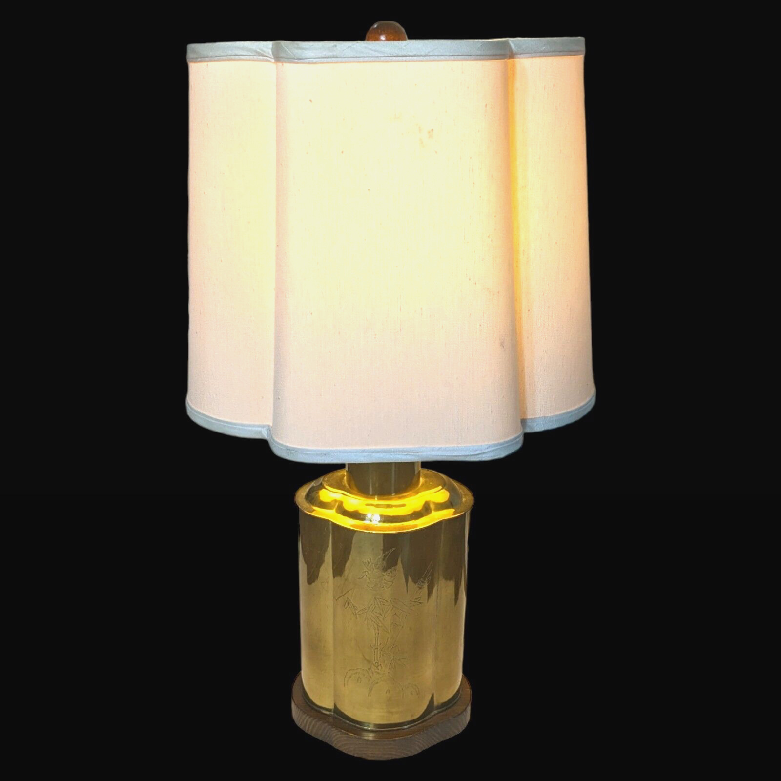 Vintage Leonard R Foss Gold Etched 4 leaf Clover Shaped Lamp & Shade MCM Regency