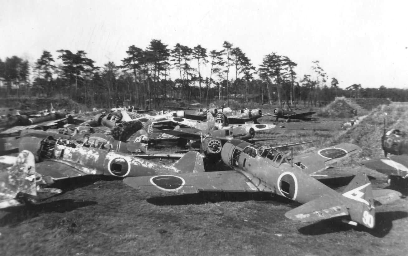 WWII B&W Photo Japanese Aircraft Wrecks Nakajima Ki-84  World War Two WW2 / 6110