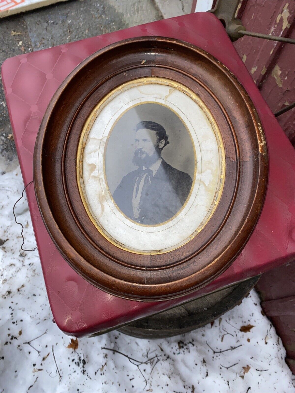 Antique 180Os Oval Deep Thick Wood Picture Frame W Tintype Photo Of Bearded Man