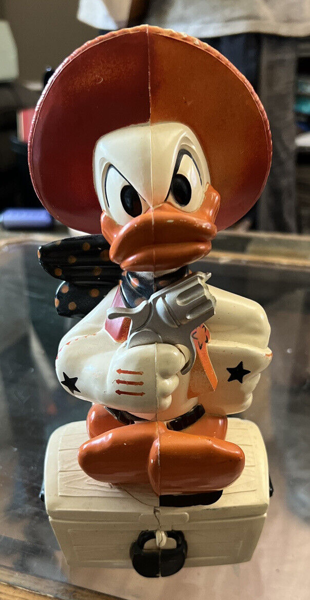 VTG Knickerbocker Walt Disney Donald Duck Cowboy Western Sheriff Coin Bank 9\