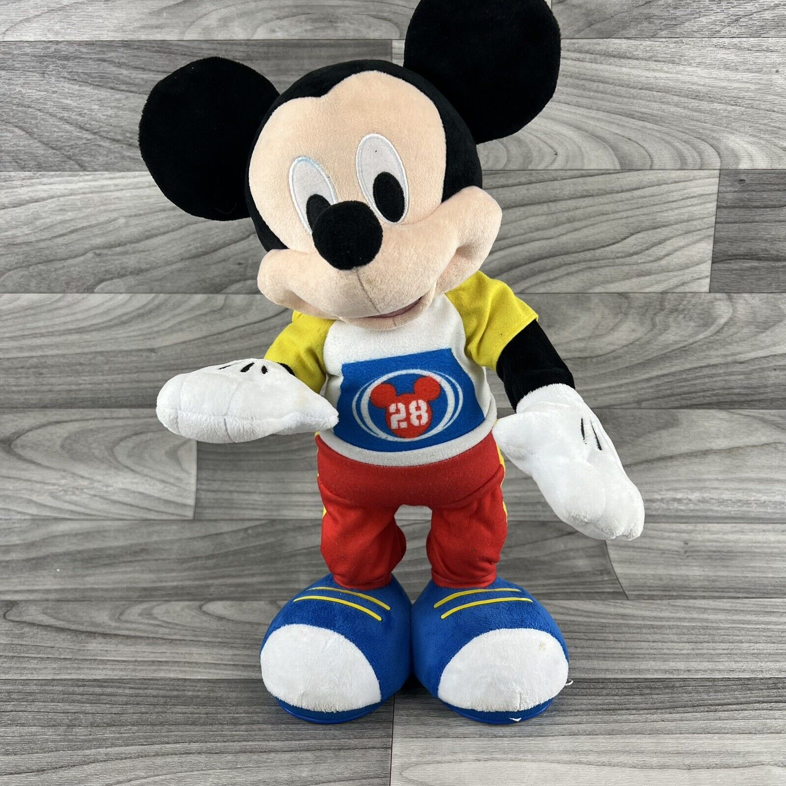 Disney Junior Mickey Mouse Funhouse Stretch Break 17 Inch Plush Dances Works
