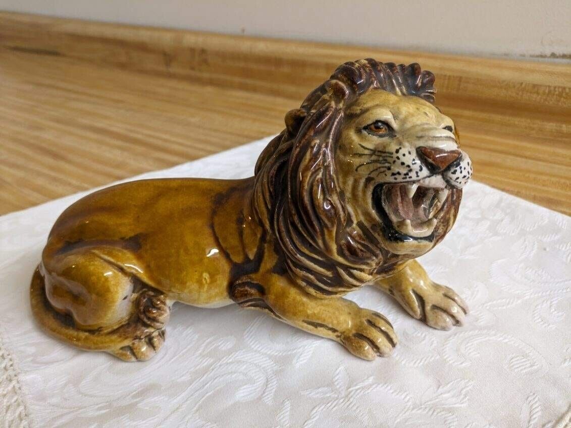 Vtg. ceramic Made in Italy roaring lion figurine.
