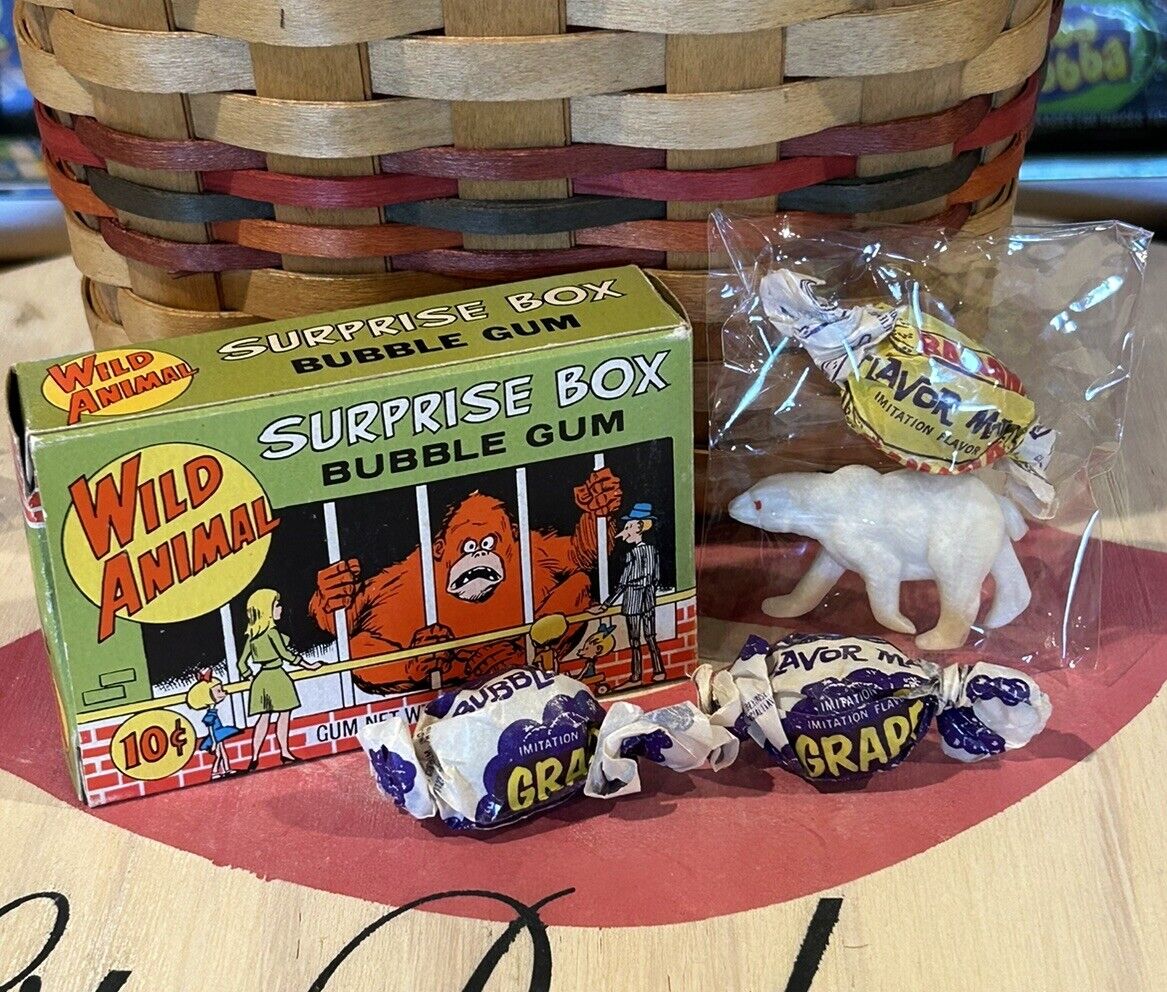 RARE Vintage Topps WILD ANIMAL Surprise Box w/ Bubble Gum & Toy- Wally Wood Art