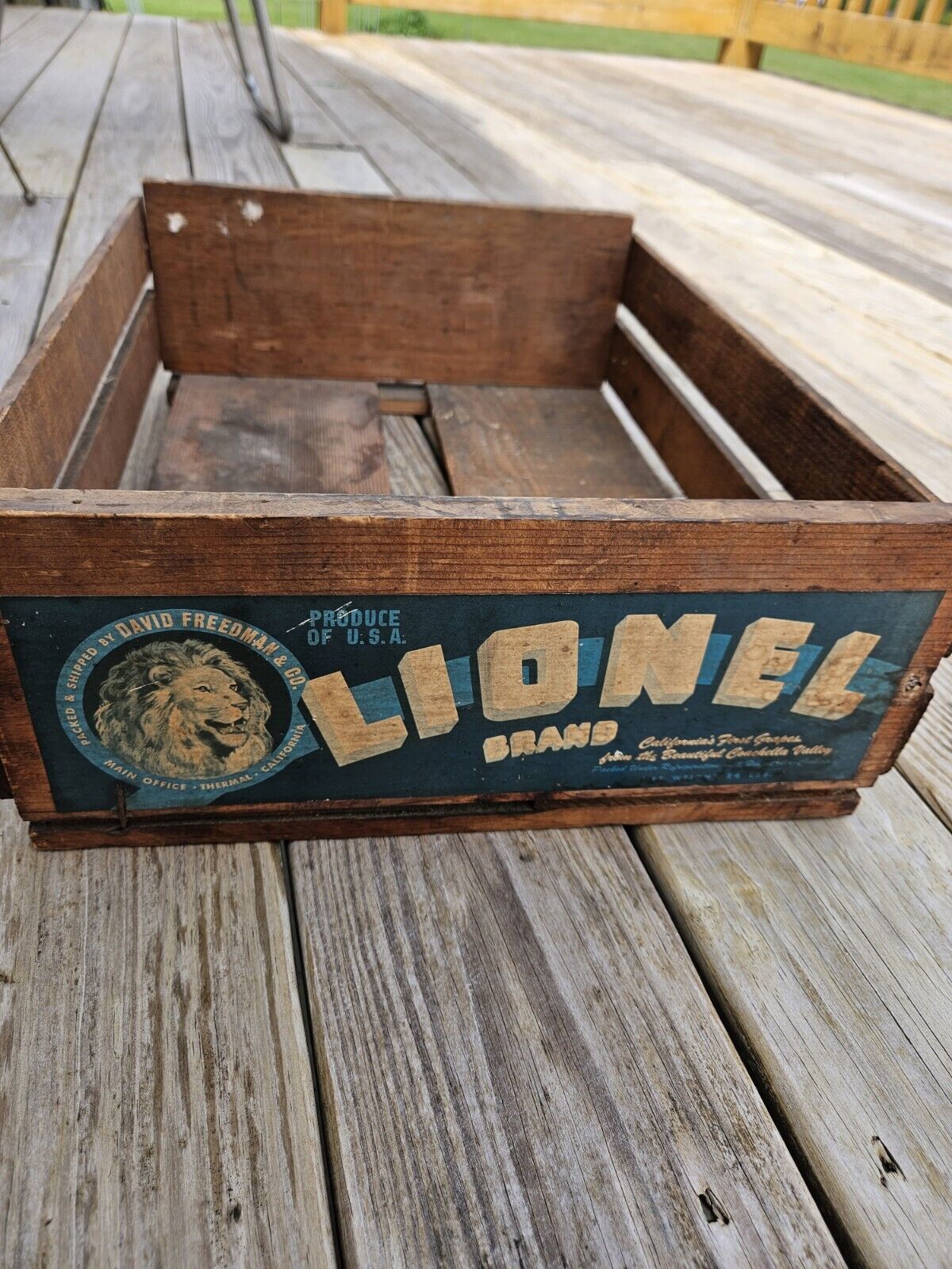 ANTIQUE ADVERTISING  LIONEL California Grapes  Crate Box Paper Label RARE Find