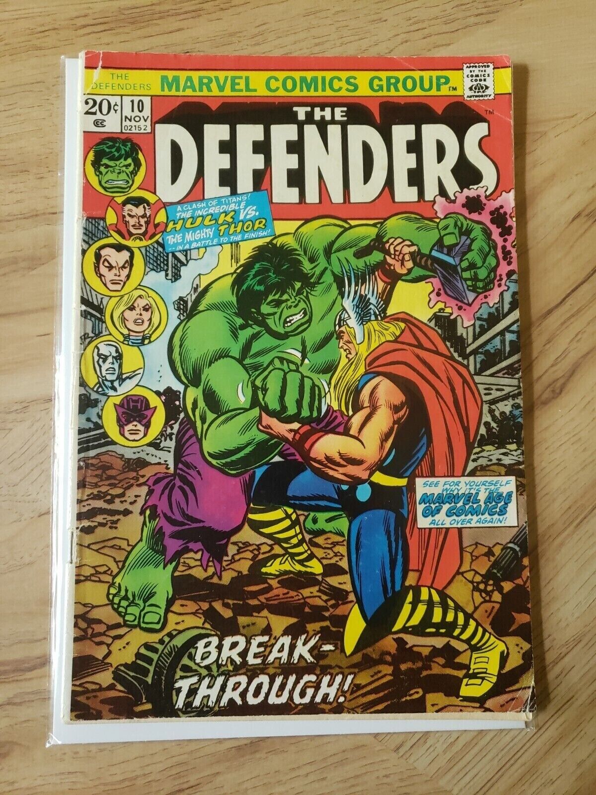 Defenders #10, GD+ 2.5, Hulk v. Thor, Avengers, Iron Man, Dr. Strange, Loki