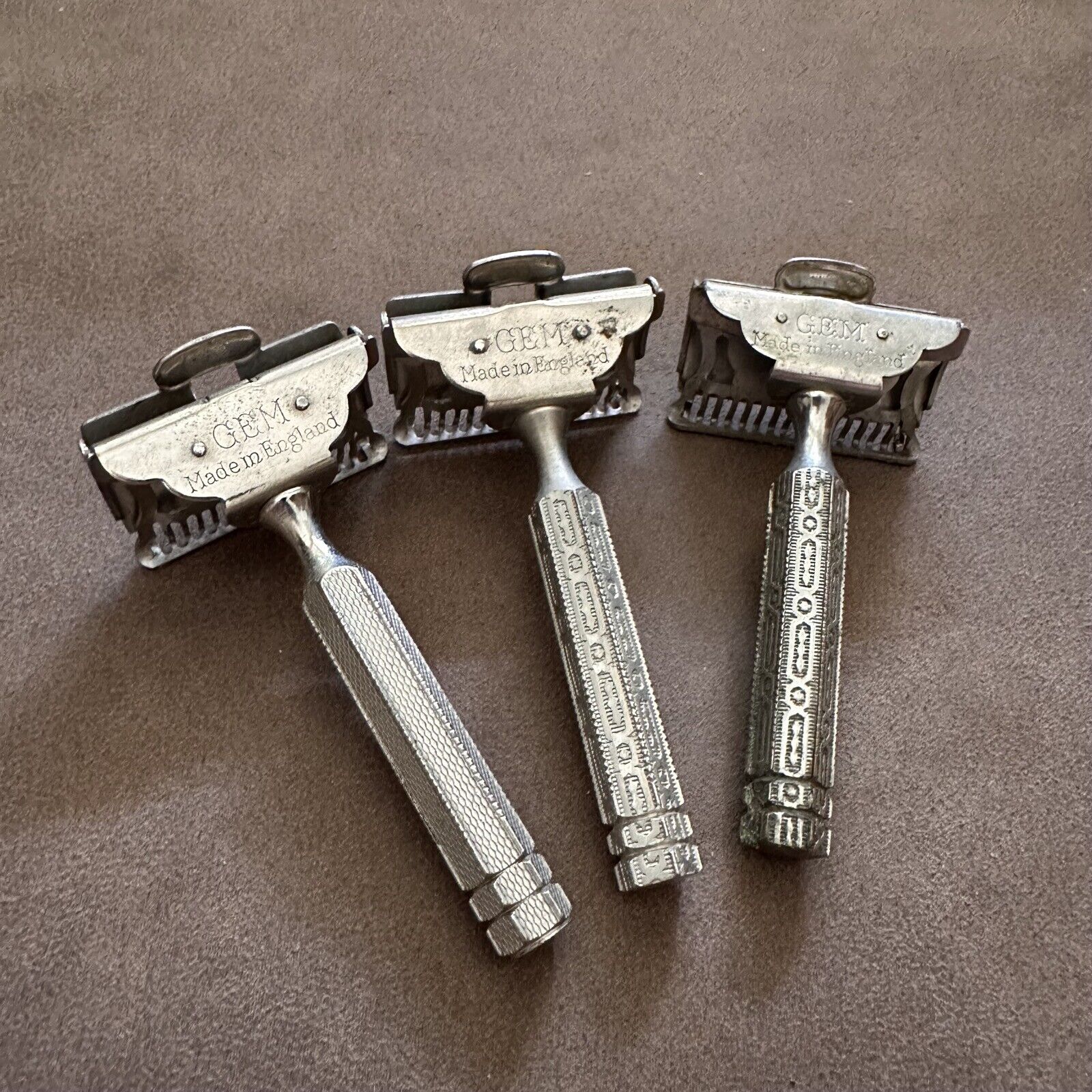 3x COLLECTABLE VINTAGE 'GEM' SHAVING SAFETY RAZOR MADE IN ENGLAND