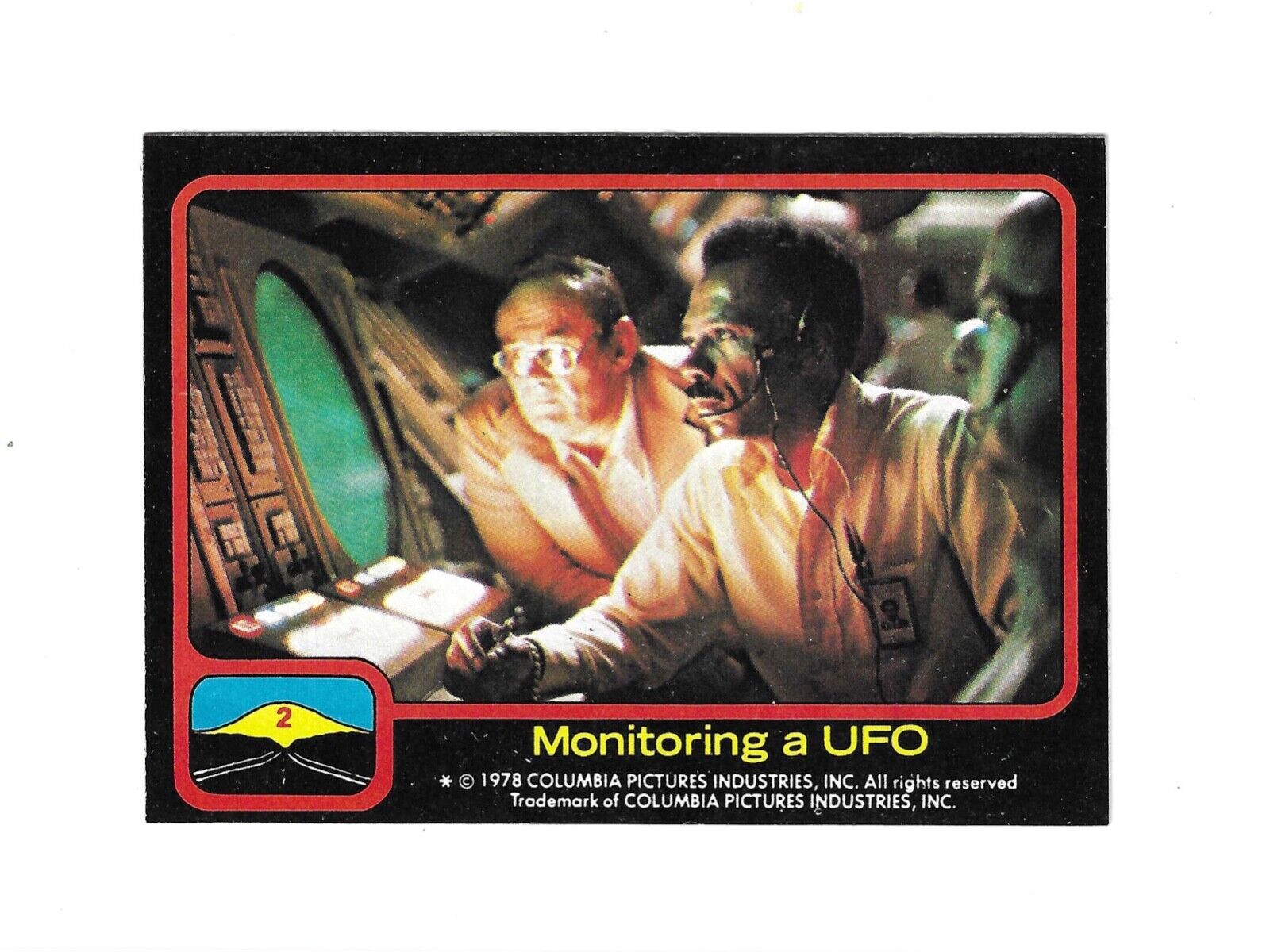 1978 Topps Close Encounters CE3K #2 Montoring a UFO (Sharp Corners)