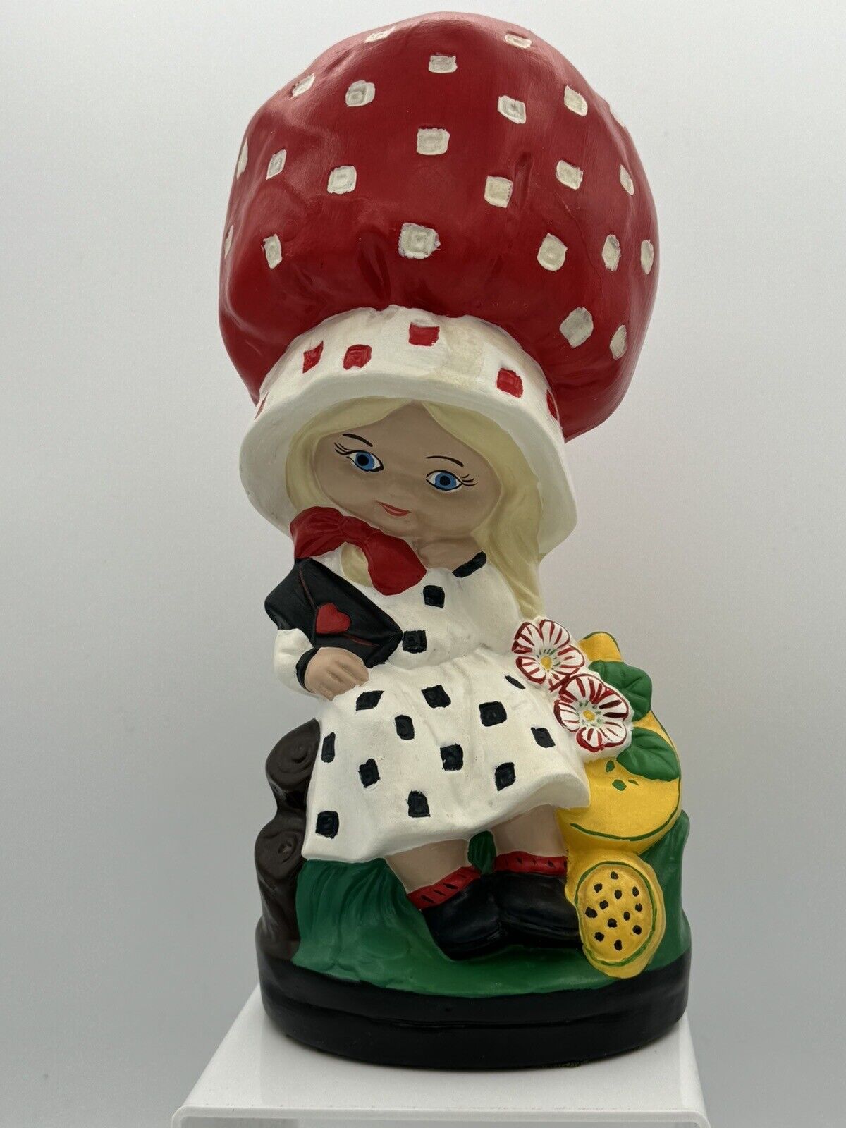 Vintage 1970\'s Blonde Girl Mushroom Head Ceramic Statue Figurine W/Heart Letter
