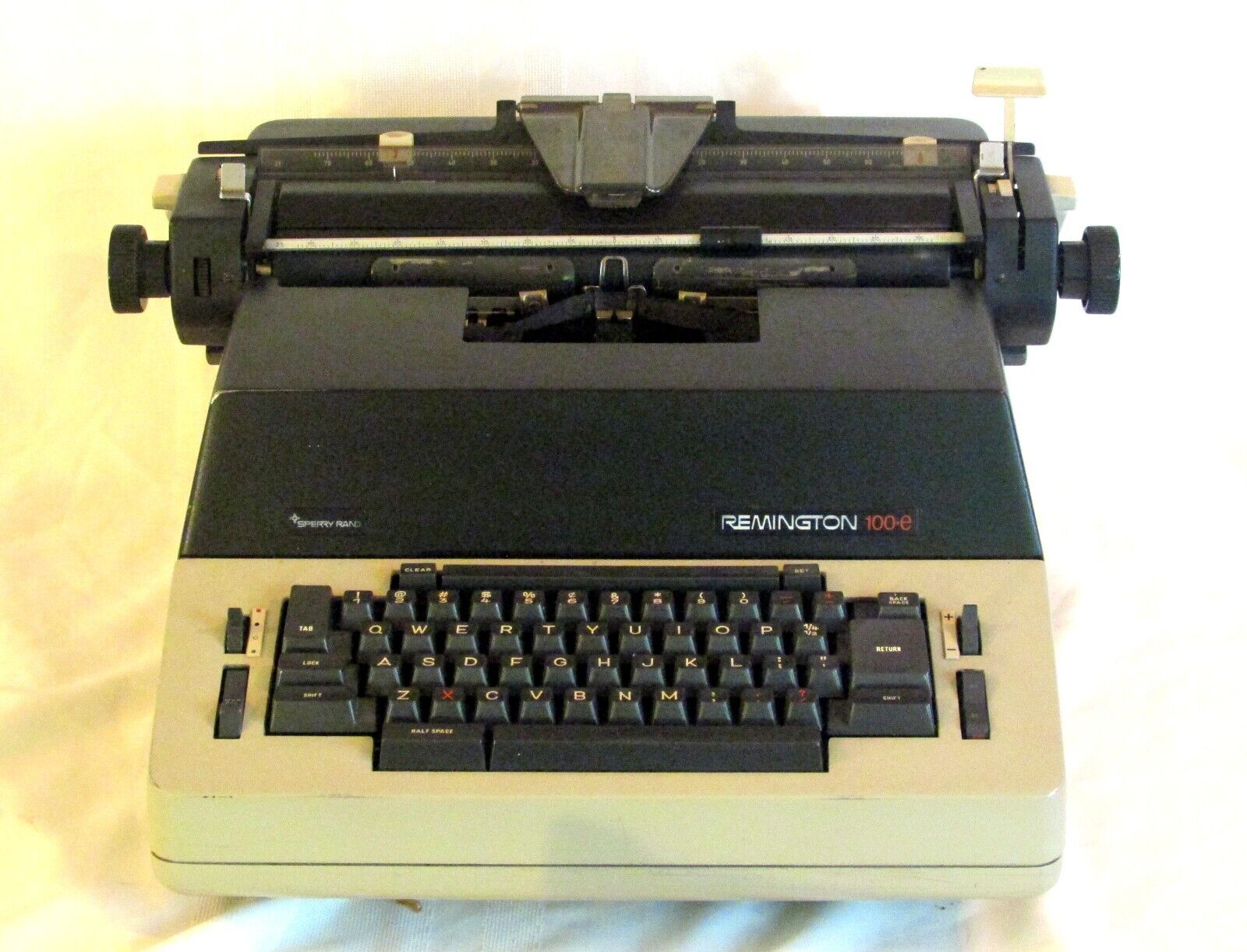 Vintage Sperry Rand Remington 100E Electric Typewriter Heavy