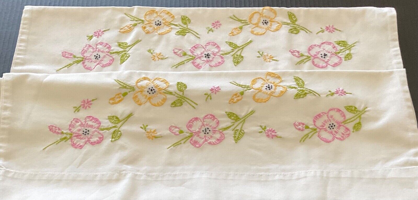 Vintage pair of Embroidered Spring Floral Pillowcases. Very Good pre owned cond