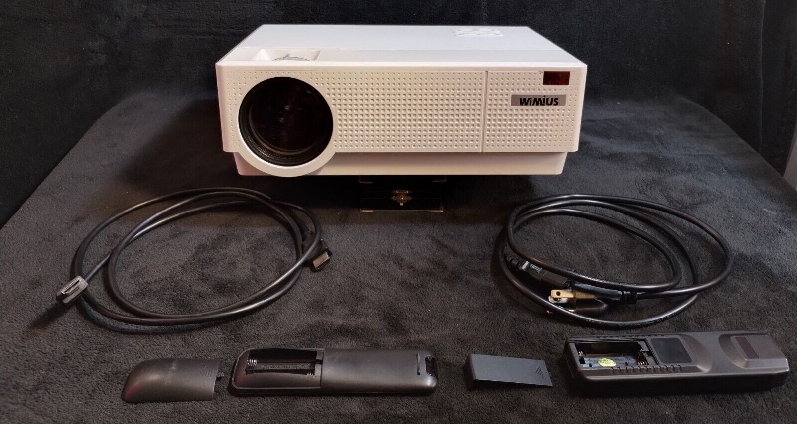 Video Projector WiMiUS Model P28 AC 110V-240V, 50/60Hz HDMI Compatible 