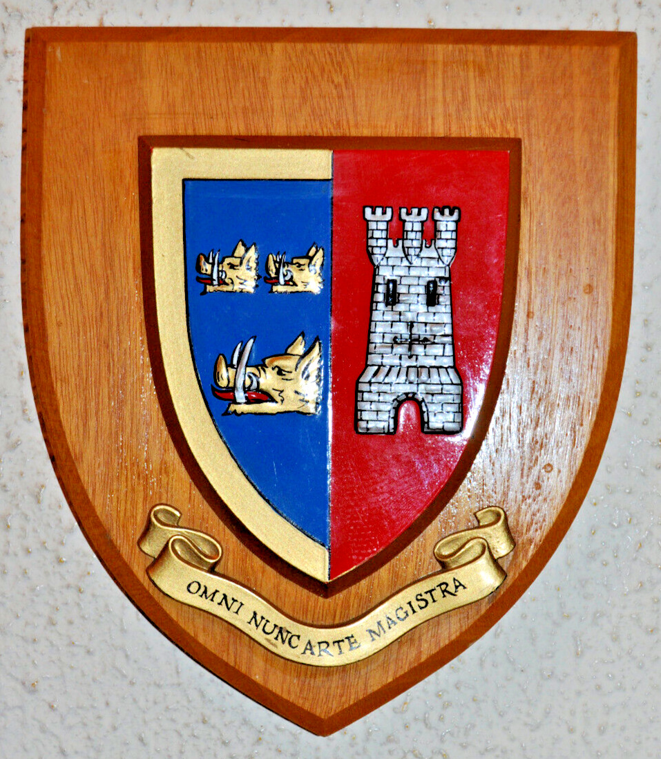 Robert Gordon\'s College school plaque shield coat of arms