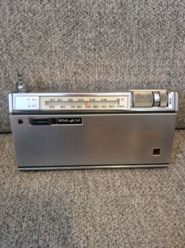 Panasonic Am/Fm Transistor Radio, Model Number Rf-800 Silver