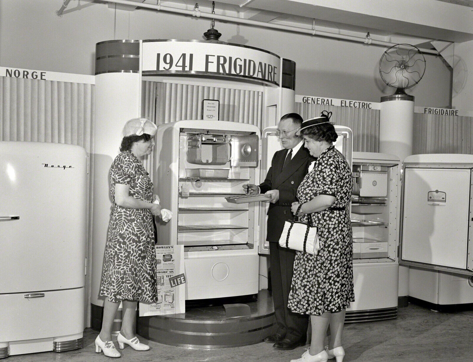 1941 Michigan Appliance Trade show Frigidaire Exhibit 8 x 10  Photograph