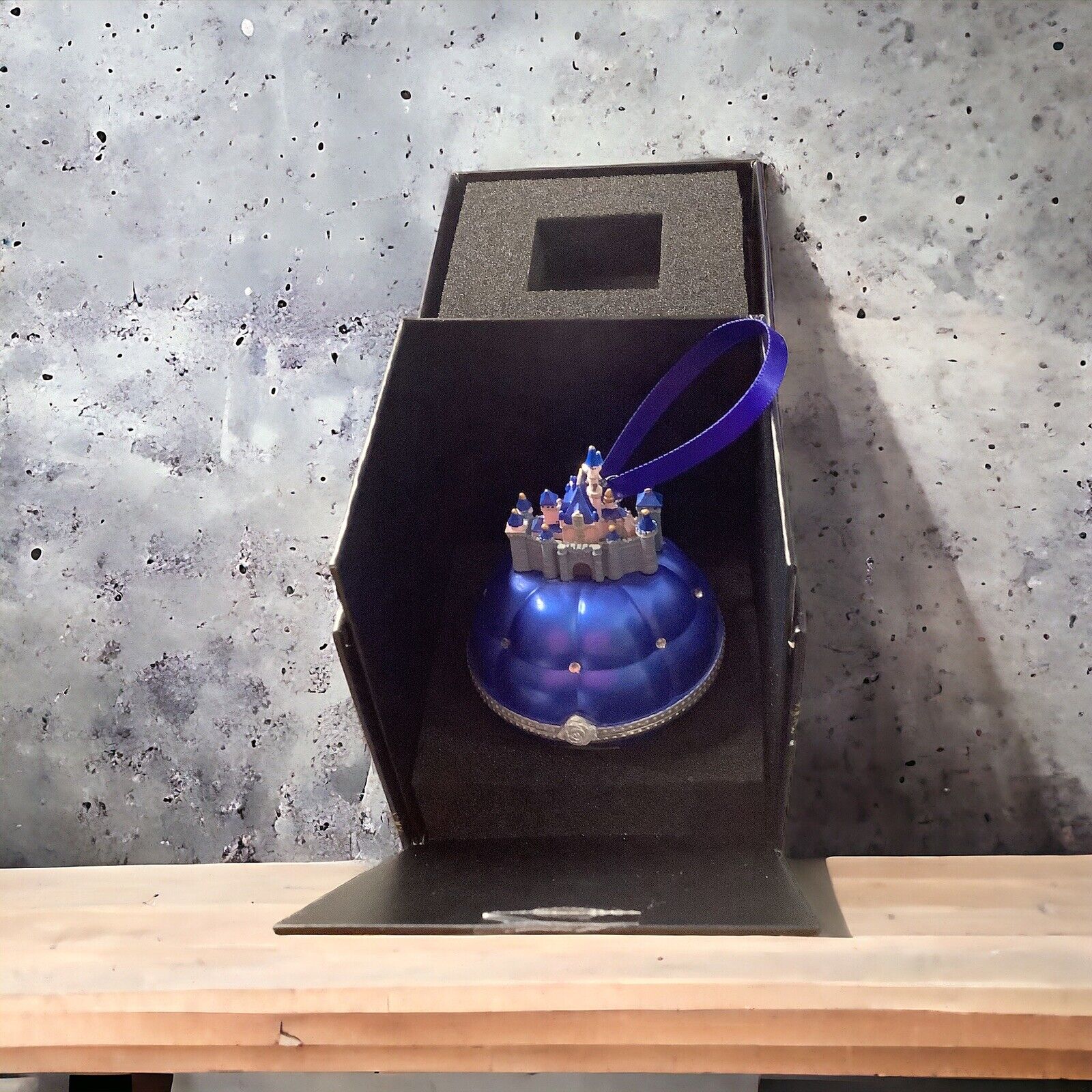 Disney Parks Cinderella Castle Engagement Ring Holder Ornament NEW In Box