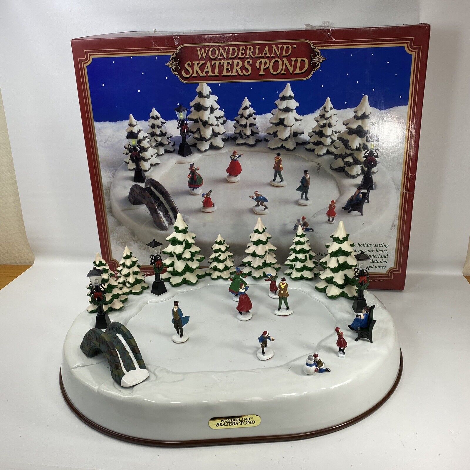 Wonderland Skaters Pond by Christmas Fantasy Ltd 1996 w box complete works
