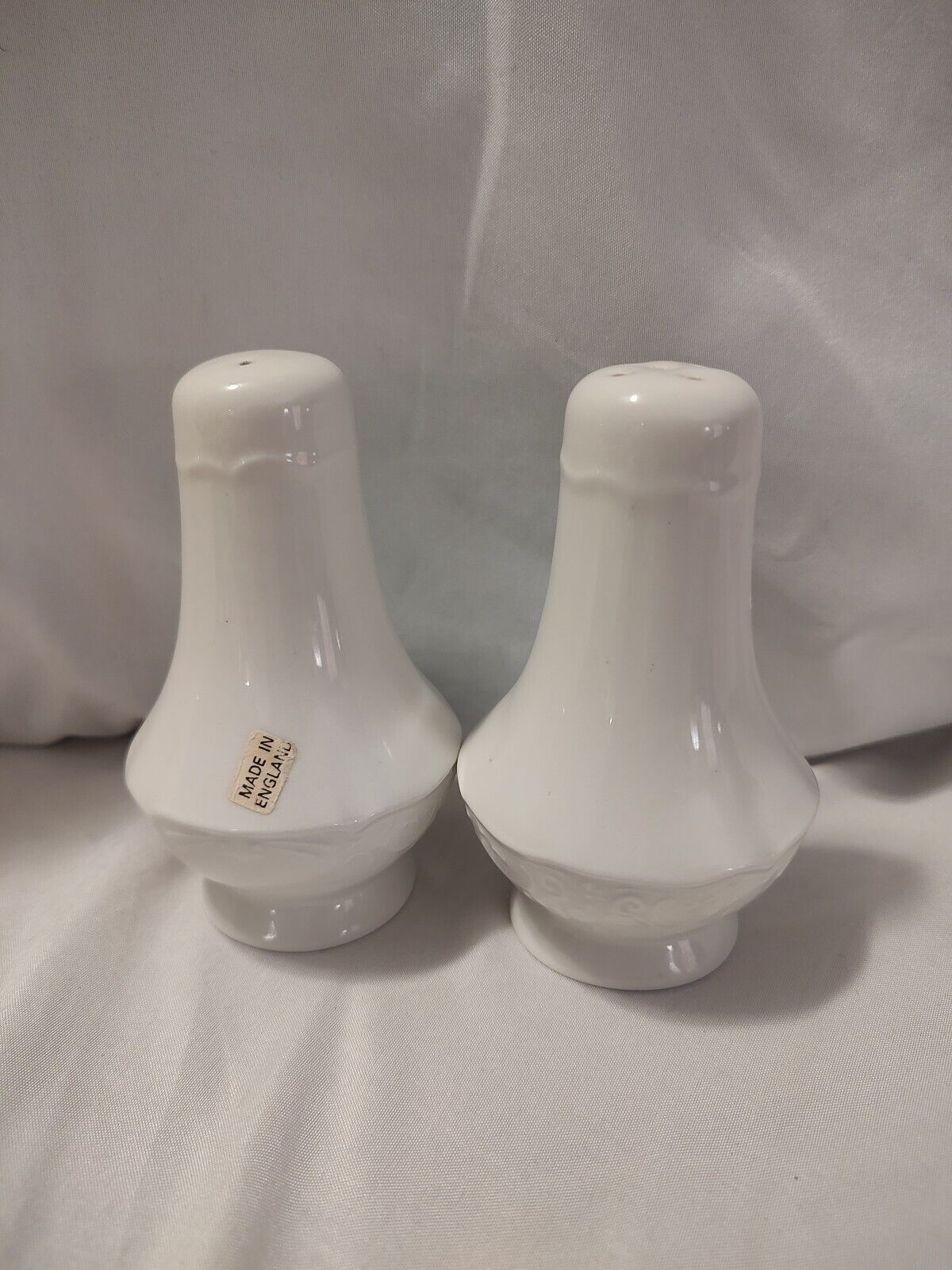 SALT and PEPPER SHAKERS, RICHMOND WHITE, JOHNSON BROTHERS VINTAGE, From ENGLAND