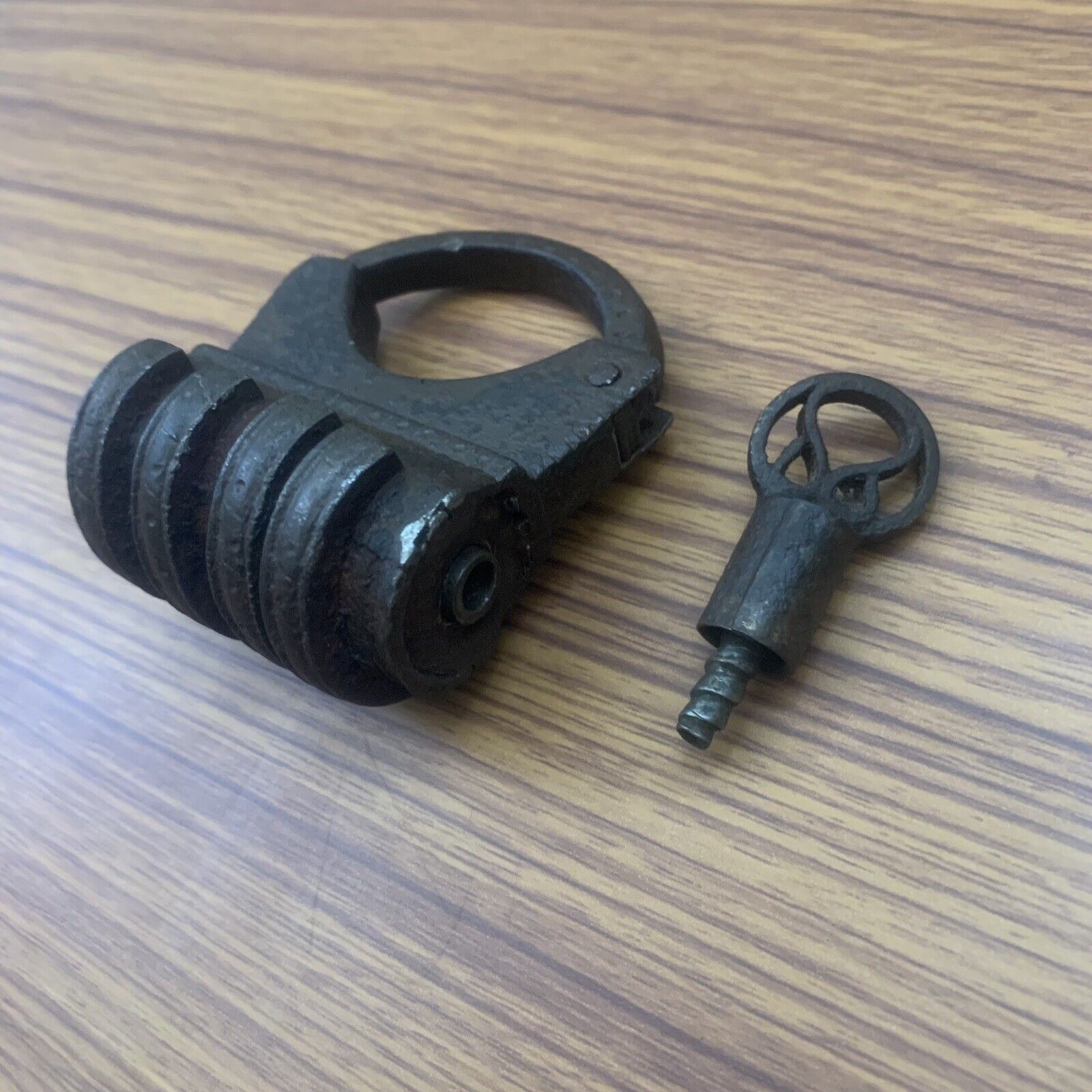 17th C Antique or old Iron SCREW TYPE padlock or lock w/ original key, Early.