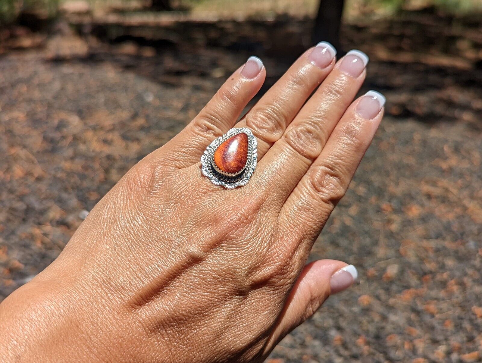 Navajo Women's Ring Spiny Oyster Stone Native American Signed Martinez sz 8.25