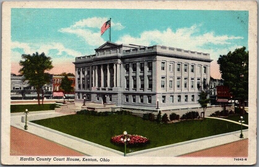 Kenton, Ohio Postcard HARDIN COUNTY COURT HOUSE / Street View / Linen c1930s