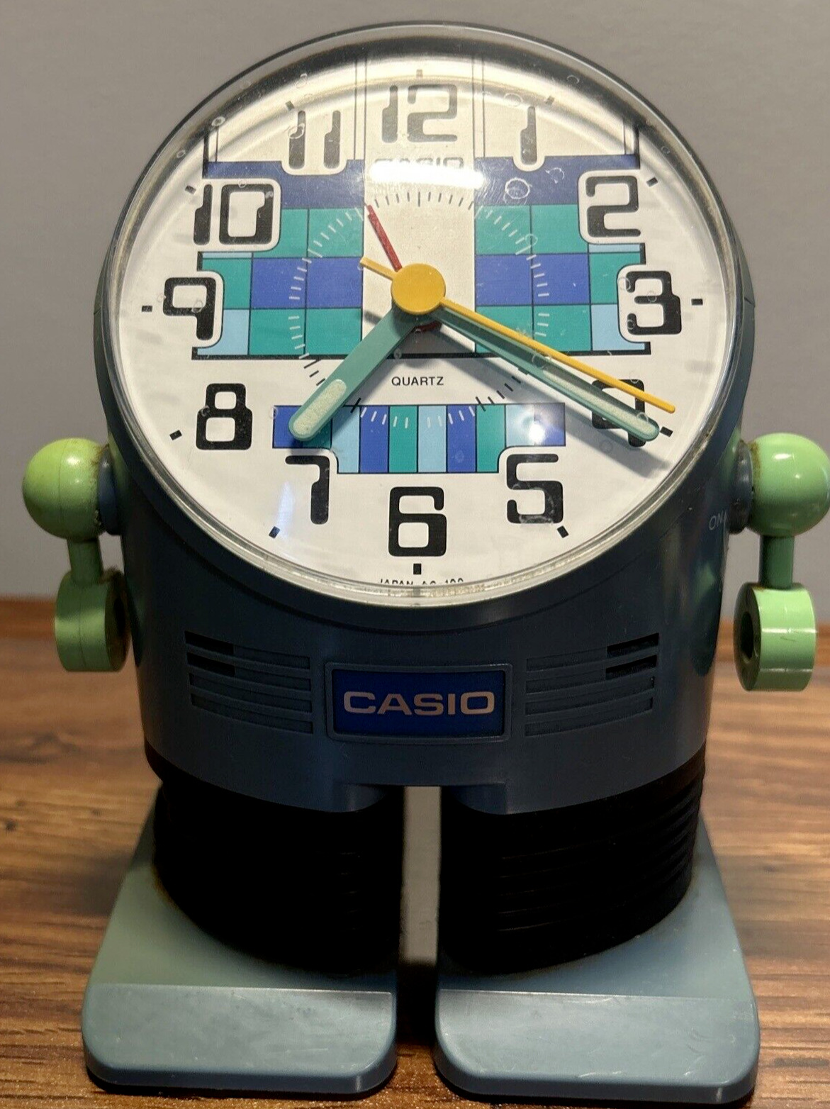 Casio Robot Clock Vintage Alarm Clock Japan AC-100 - Works but discolored READ