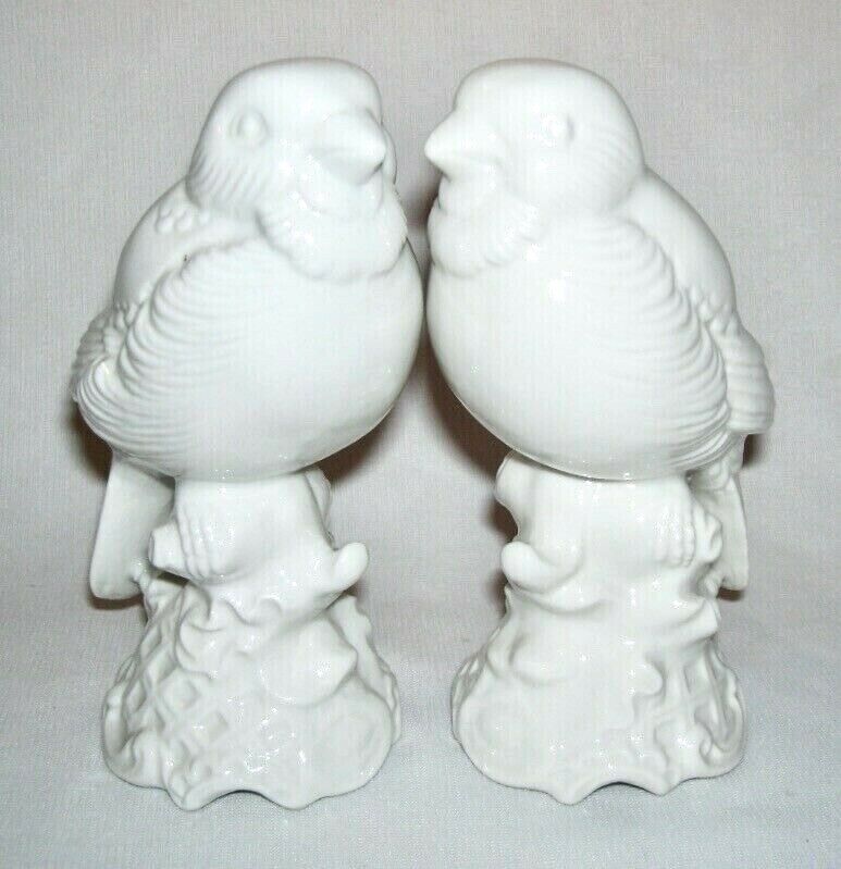 DRESDEN ~ Vintage Pair of White Porcelain SPARROW BIRD Figurines (#525)~ Germany