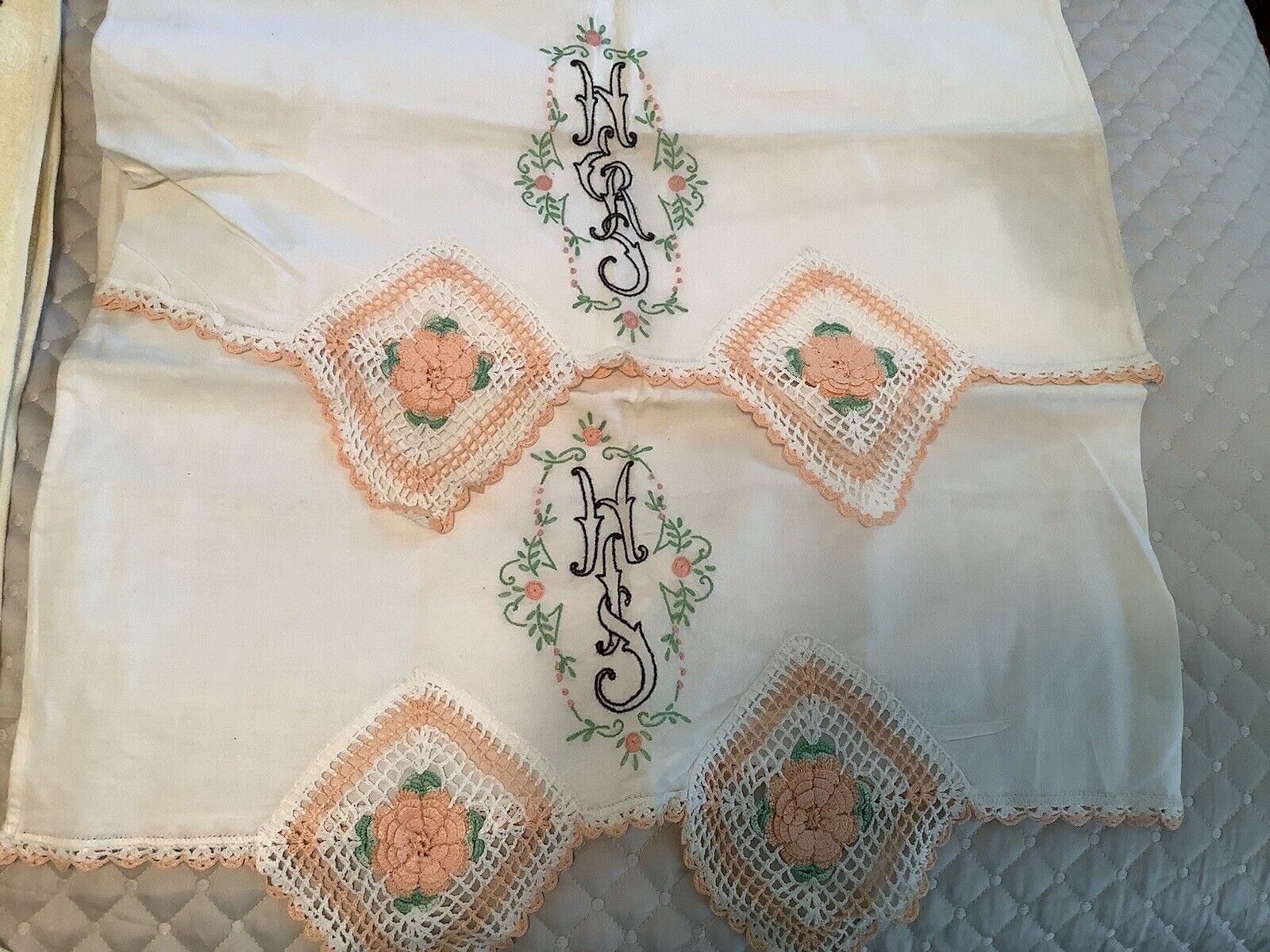 T101🌟GORGEOUS Vintage Handmade “His & Hers” Pillowcases Crochet Flowers Lace