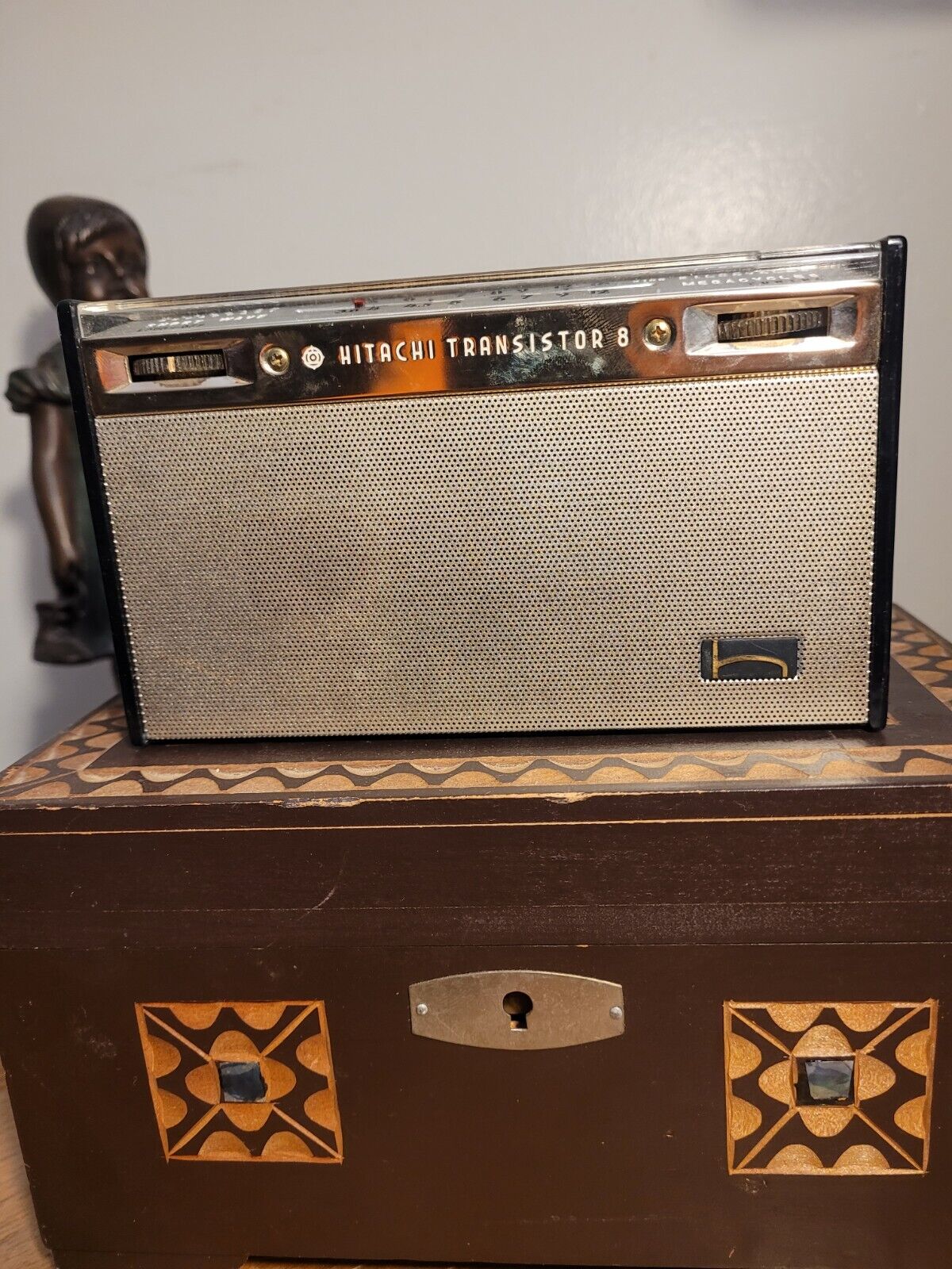 Vintage Hitachi Transistor Radio Kelly WH 822 Tasted Good